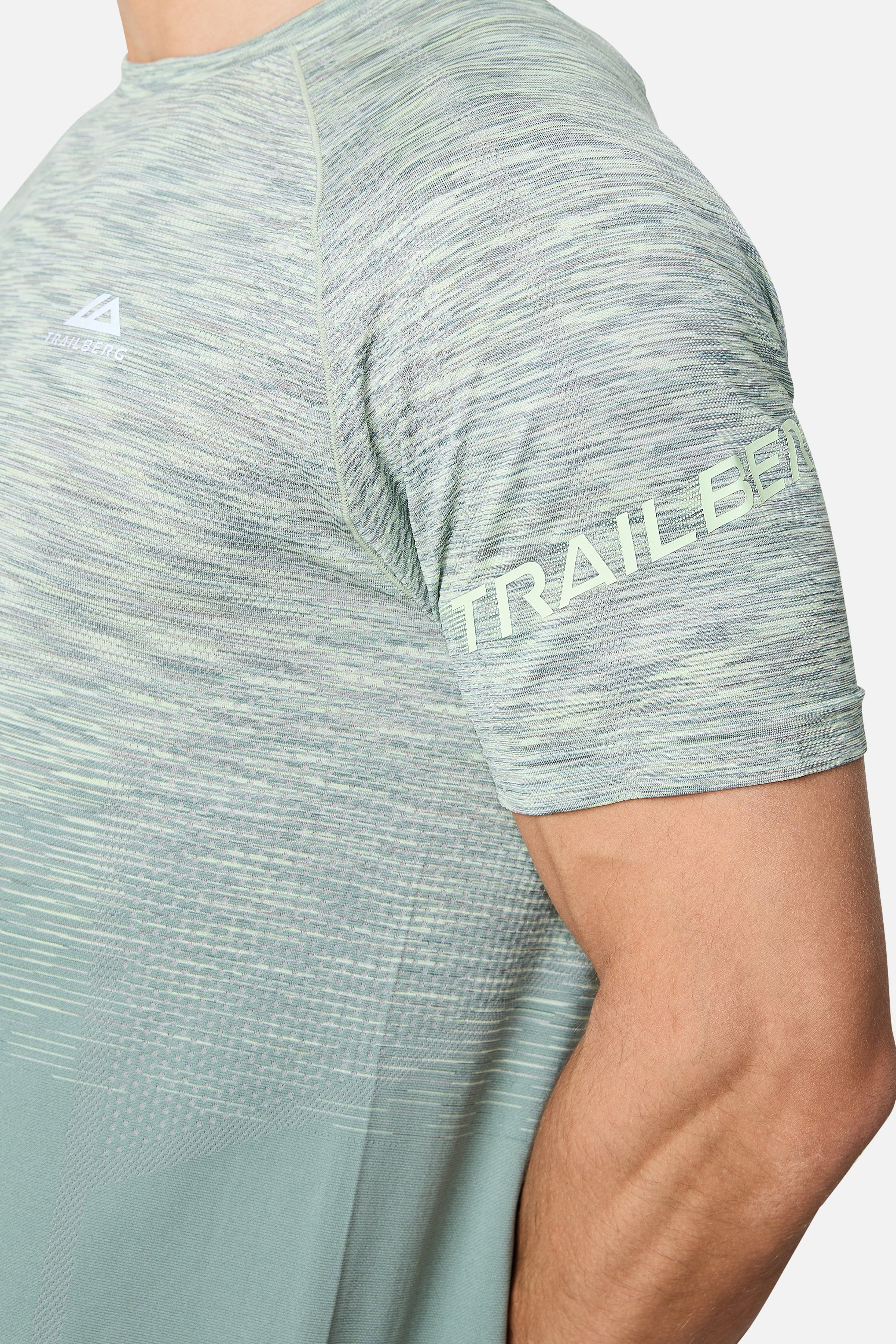 Arc Seamless Essentials 2.0 Twinset - Willow Green - Image 9