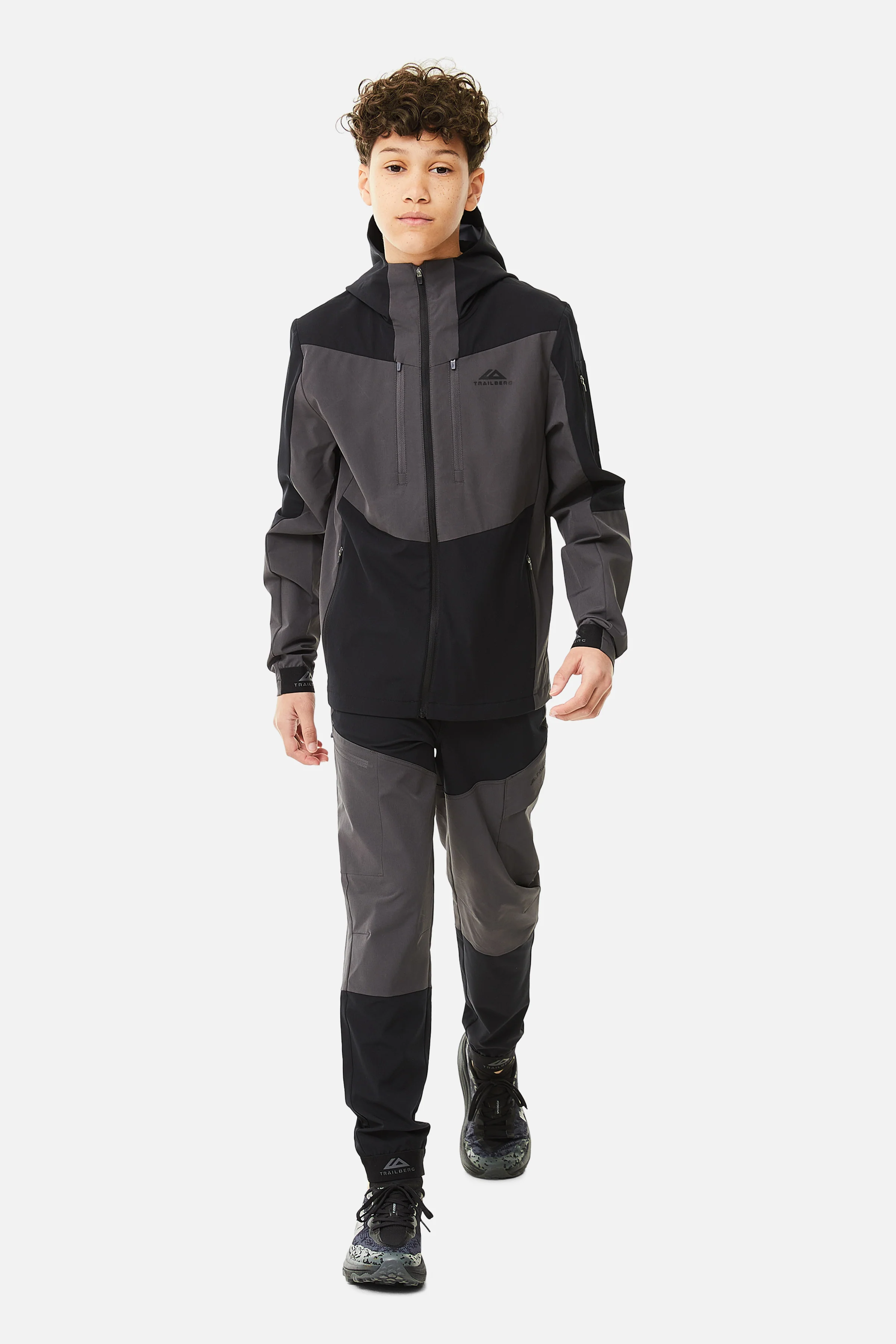 Boys Elbrus Tracksuit - Black/Volcano Grey - Image 5