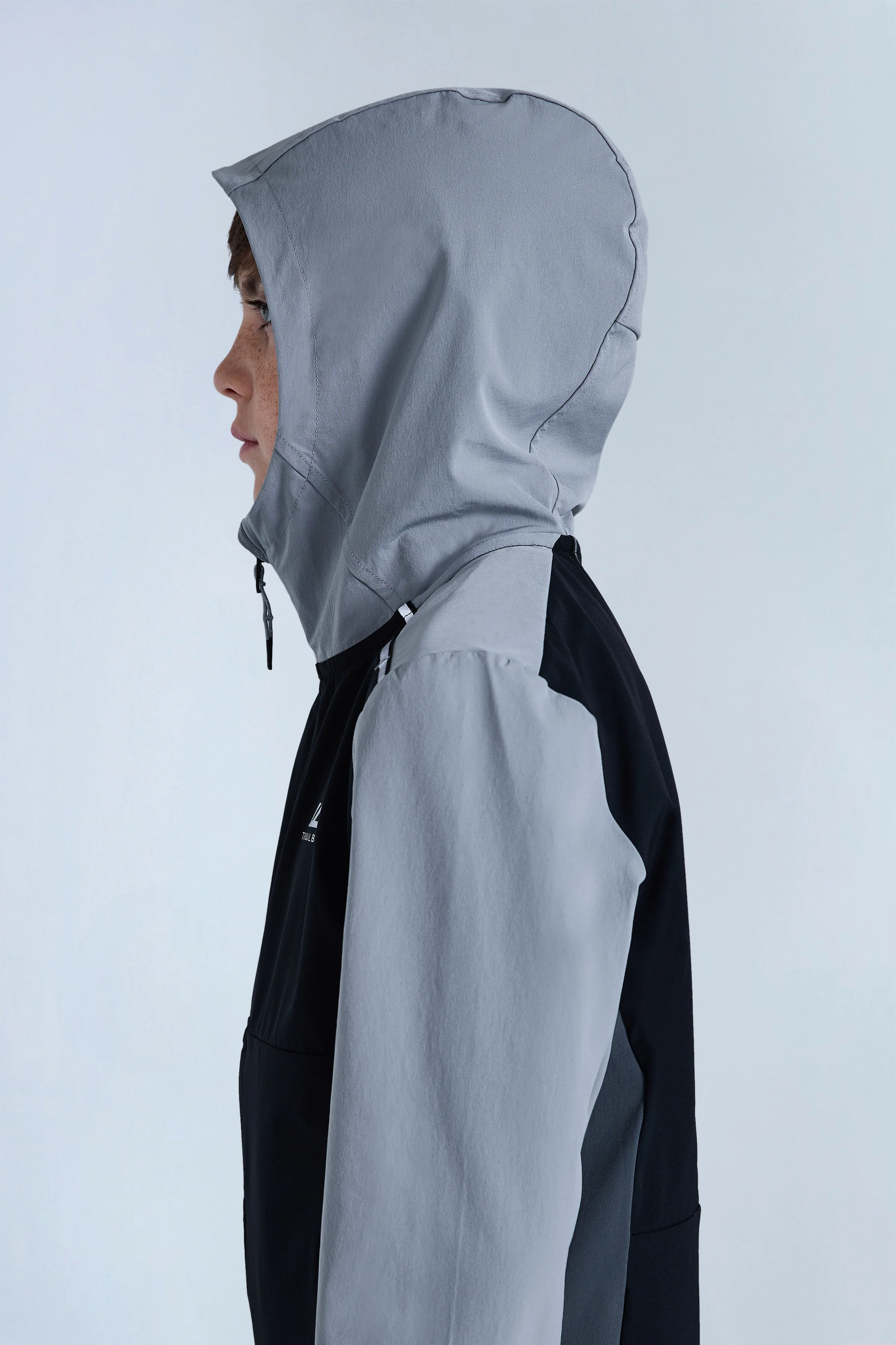 Boys Triathlon 2.0 Hood - Black/Moon Grey/Iron Grey - Image 3