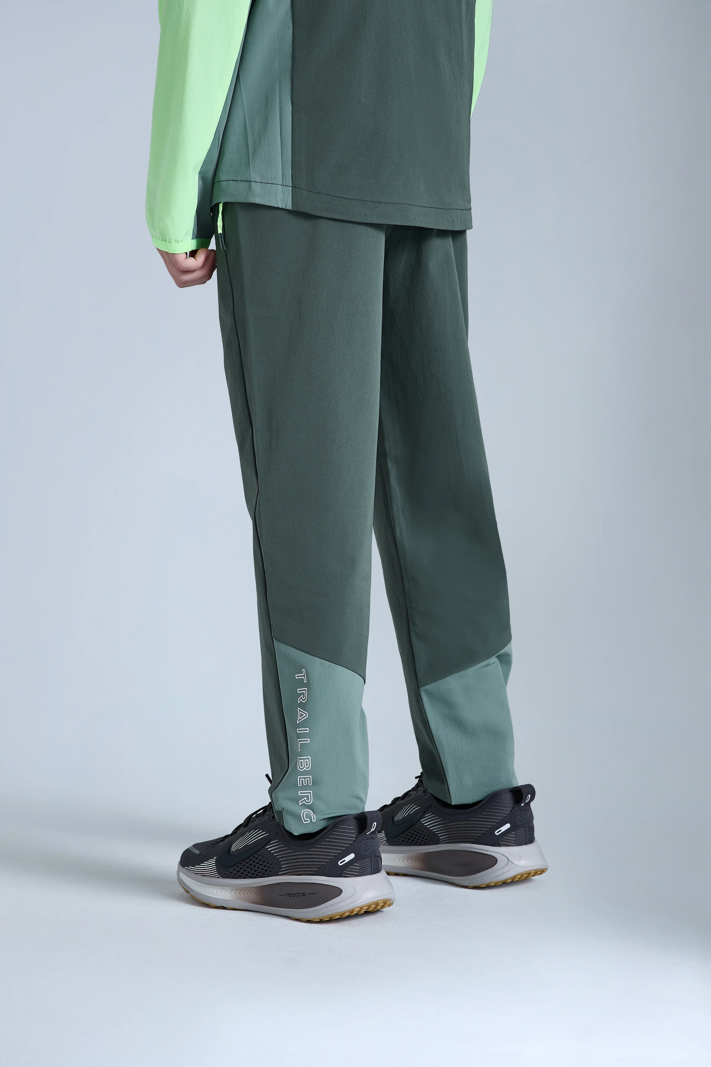 Boys Triathlon 2.0 Woven Pant - Dark Fern/Tidal Green - Image 3