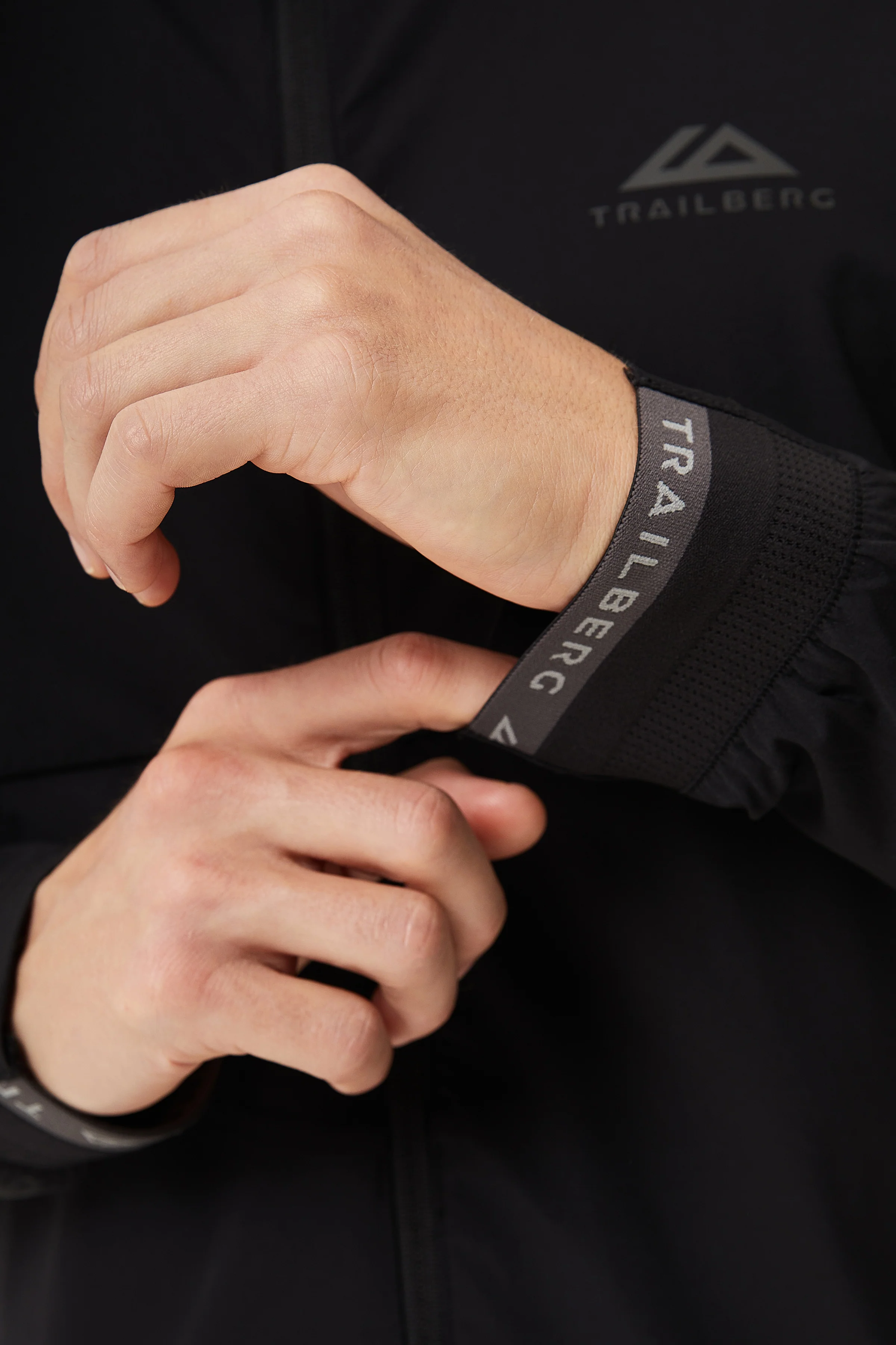 Frontier 2.0 Hood - Black - Image 9
