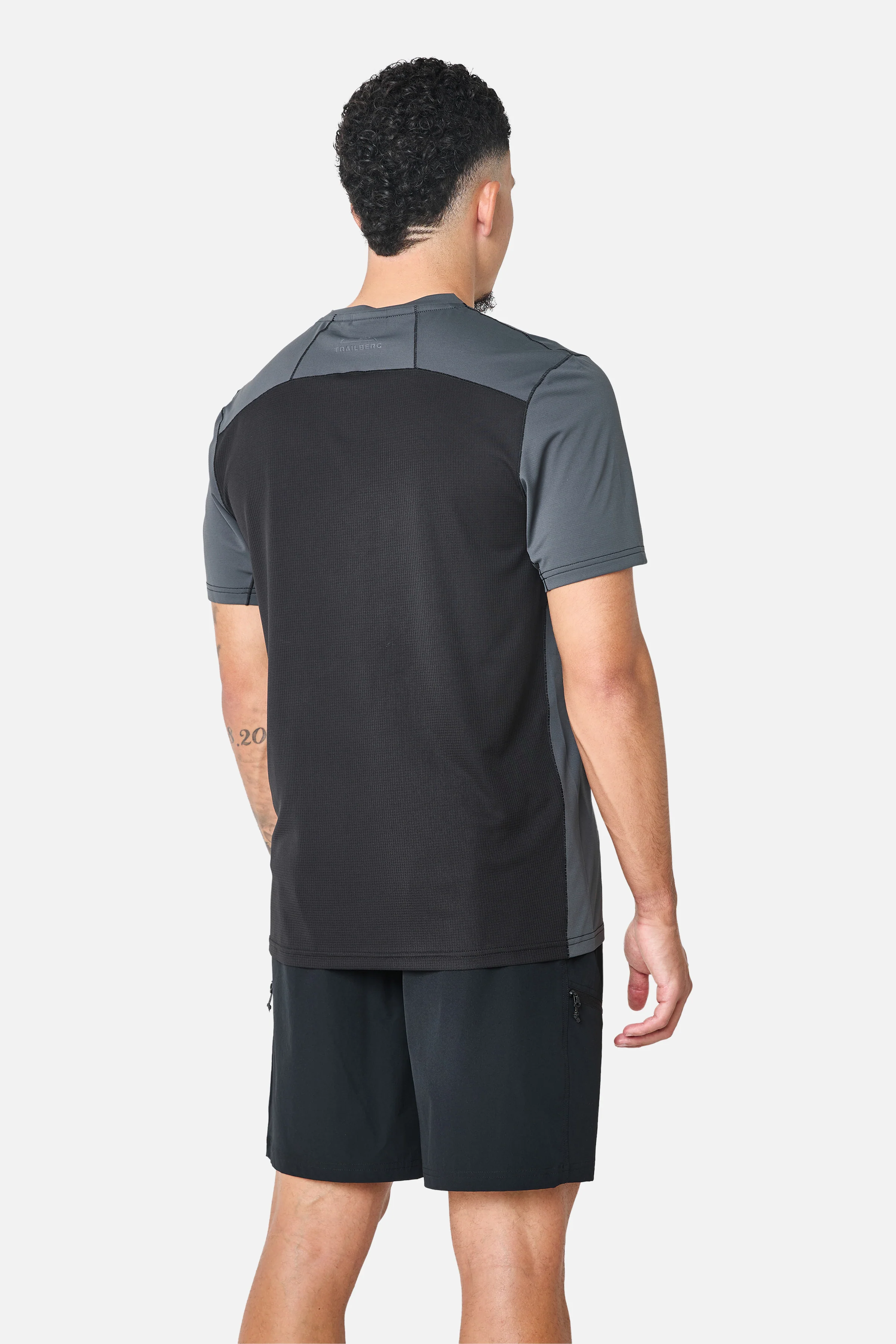 Nucleus Outdoor Tee - Volcano Grey/Black - Image 4
