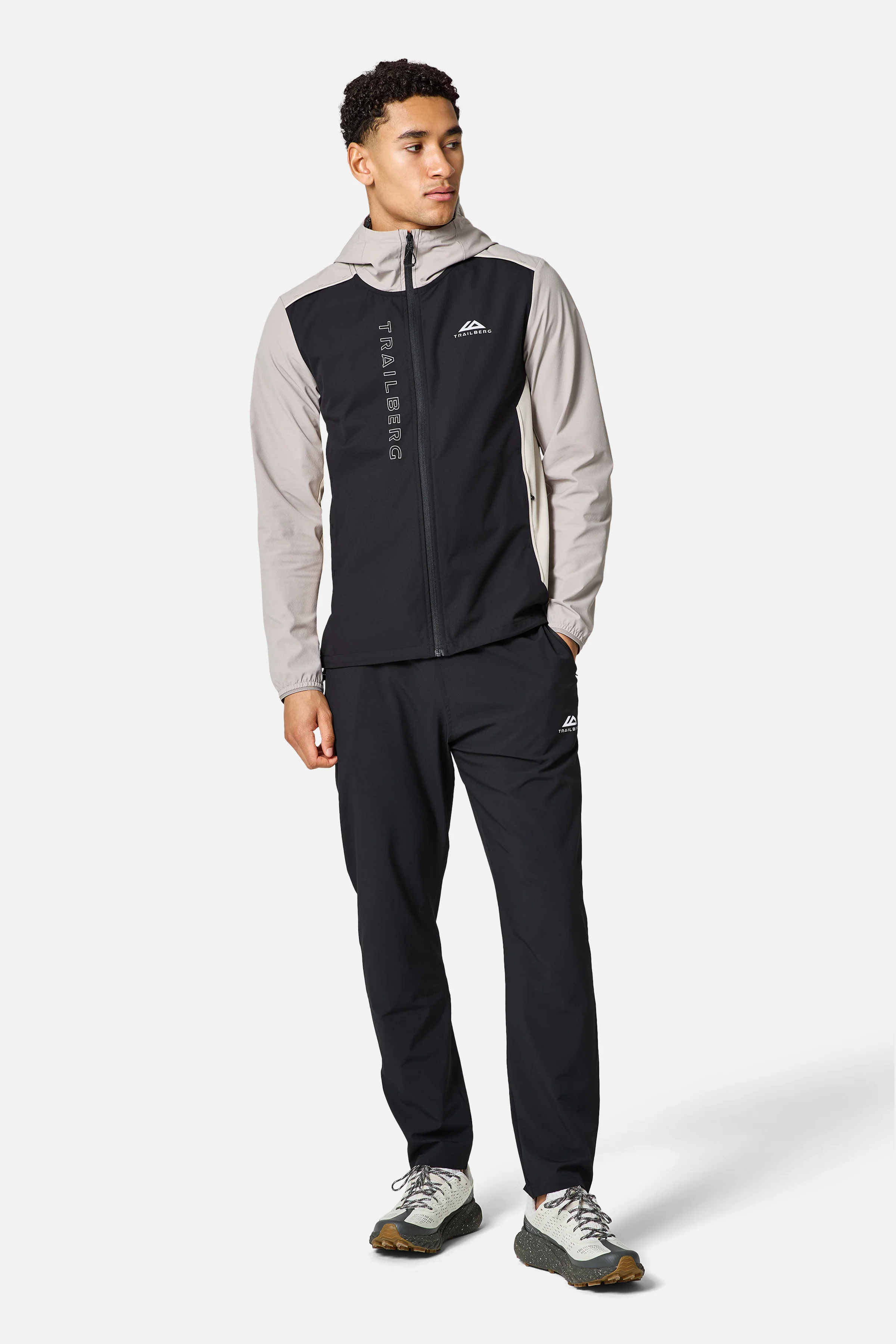 AW25 Triathlon Windbreaker - Black/Pale Taupe/Fossil Brown - Image 6