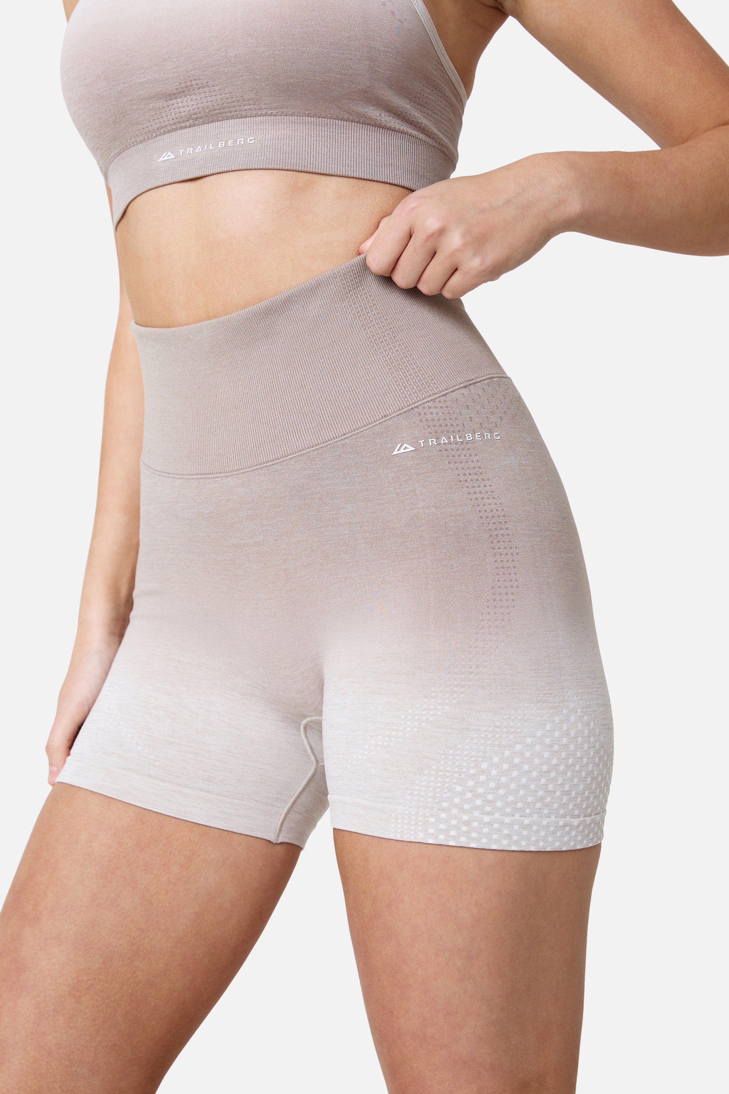 Womens Evocurve Seamless Bra and Short Set - Pebblestone/Pale Taupe - Image 6