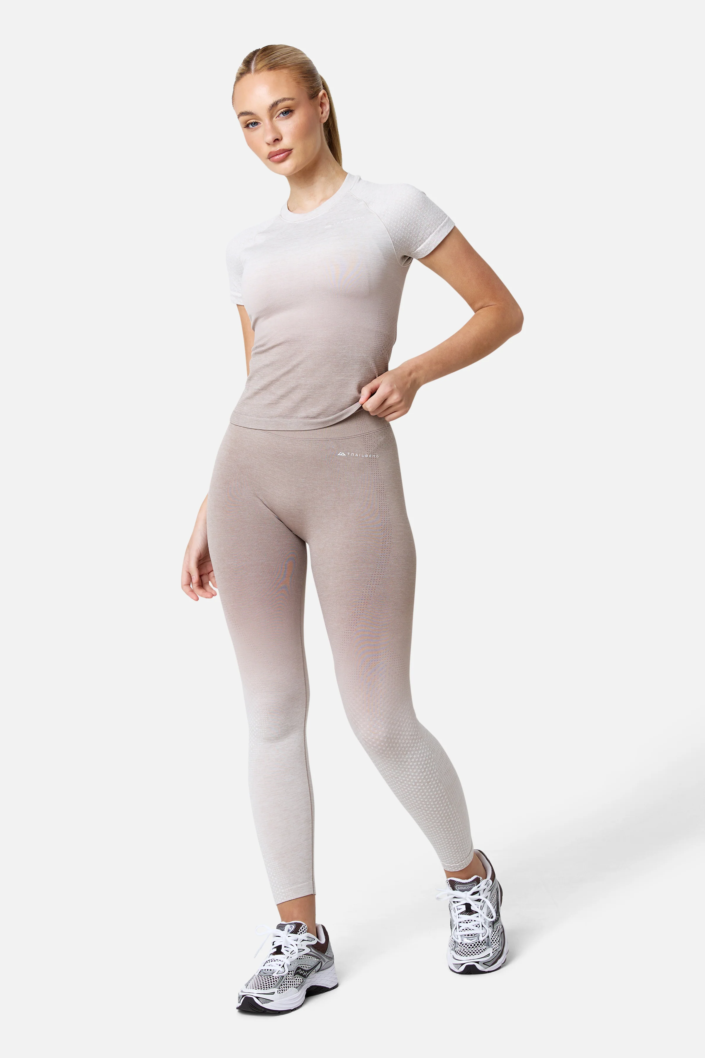 Womens Evocurve Seamless Tee - Pebble Stone / Pale Taupe / Frosted Ridge - Image 6